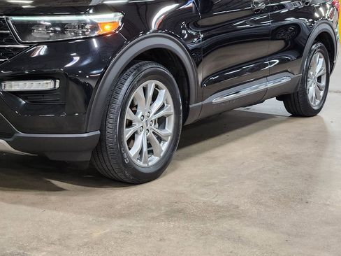 Used 2020 Ford Explorer XLT w/ Equipment Group 202A image 17