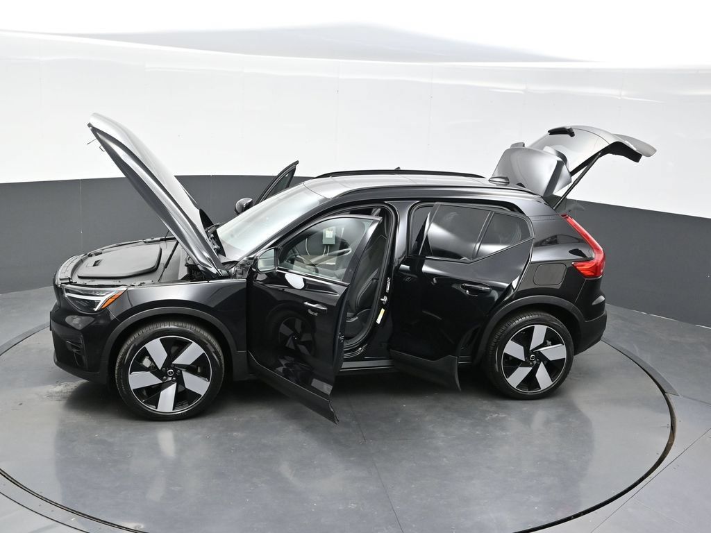 Used 2023 Volvo XC40 Recharge Ultimate w/ Protection Package Premier AWD/4WD image 42