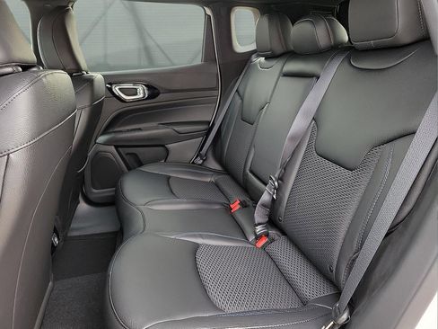 New 2026 Jeep Compass Latitude image 8