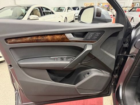 Used 2018 Audi Q5 2.0T Premium Plus w/ Premium Plus Package AWD/4WD image 18