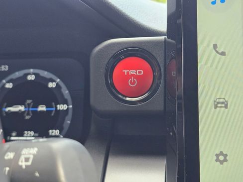 Used 2025 Toyota 4Runner TRD Off-Road Premium image 7