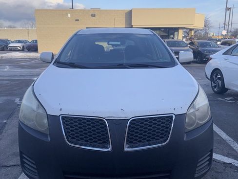 Used 2010 Pontiac Vibe w/ Preferred Package image 8