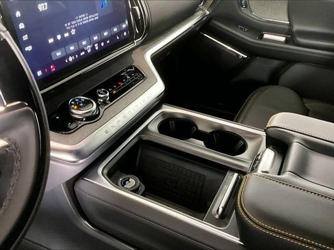 New 2025 Ford Expedition Tremor image 8
