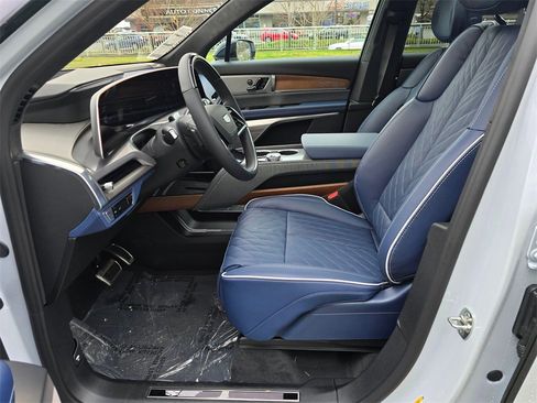 New 2026 Cadillac Vistiq Premium Luxury image 23