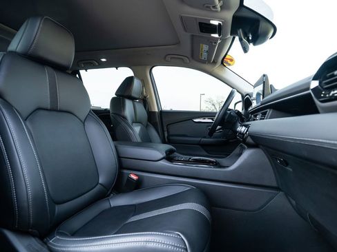 Used 2024 Honda Pilot Touring image 15