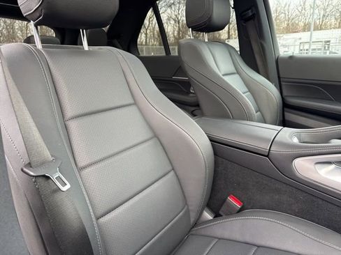 Used 2025 Mercedes-Benz GLE 450e 4MATIC w/ Winter Package image 27