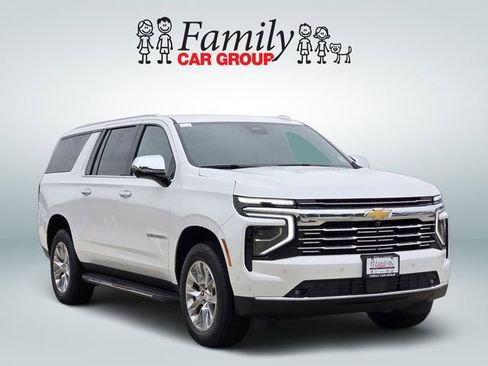 Used 2025 Chevrolet Suburban Premier AWD/4WD image 2