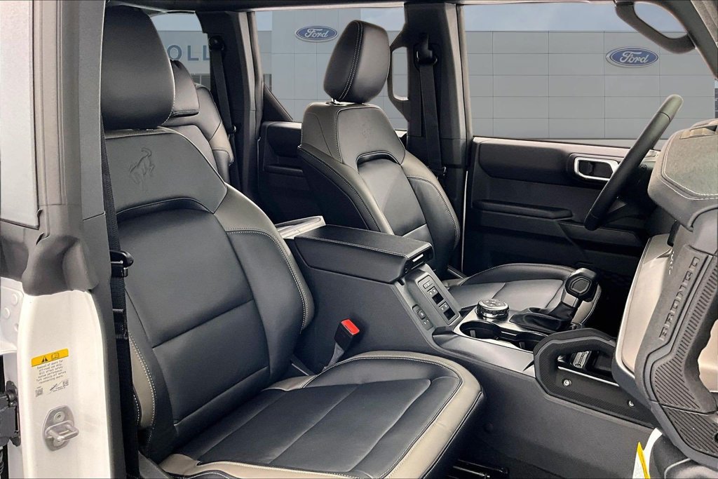 New 2026 Ford Bronco Outer Banks w/ Sasquatch Package AWD/4WD image 11
