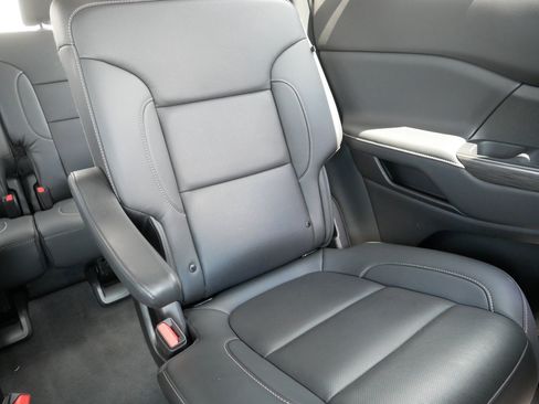 Used 2023 GMC Acadia SLT w/ Elevation Edition AWD/4WD image 14
