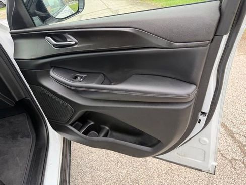 Certified 2023 Jeep Grand Cherokee L Laredo image 43