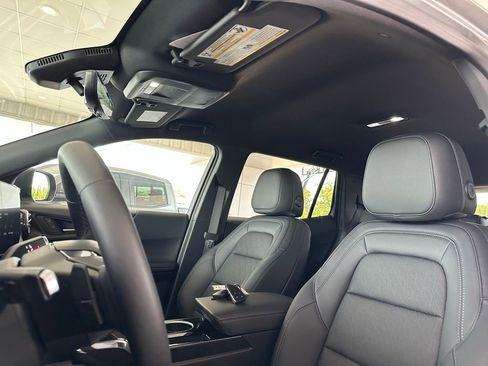 New 2026 Chevrolet Equinox LT w/ Convenience Package II FWD image 14