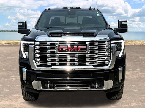 Used 2024 GMC Sierra 2500 Denali w/ Denali Reserve Package AWD/4WD image 2