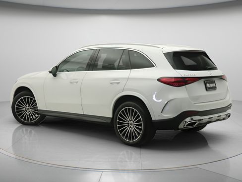 Certified 2024 Mercedes-Benz GLC 300 4MATIC image 2