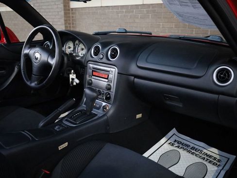 Used 2005 MAZDA MX-5 Miata w/ Convenience Pkg image 23