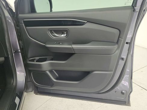 Used 2025 Honda Pilot EX-L image 32