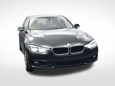 Used 2018 BMW 320i Sedan image 10