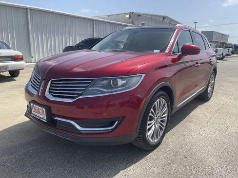 Used 2018 Lincoln MKX Reserve w/ Driver Assistance Package FWD image 8