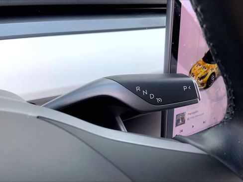 Used 2019 Tesla Model 3 Standard Range image 32