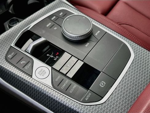 Used 2023 BMW 330i Sedan w/ M Sport Package RWD image 17