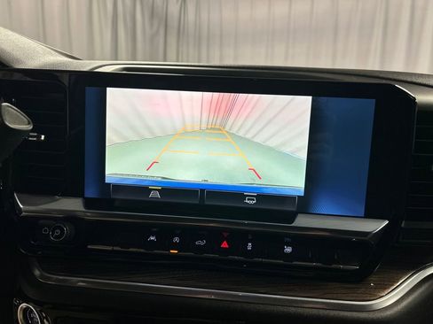 Used 2025 Chevrolet Silverado 1500 LT image 18