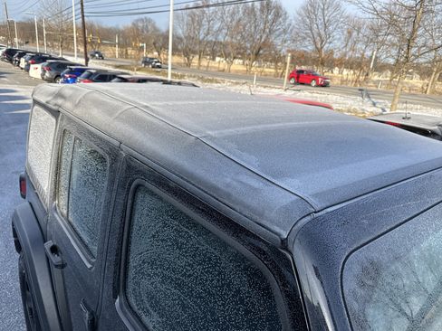 Used 2023 Jeep Wrangler Sport image 7