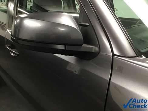 Used 2017 Toyota Tacoma SR image 21