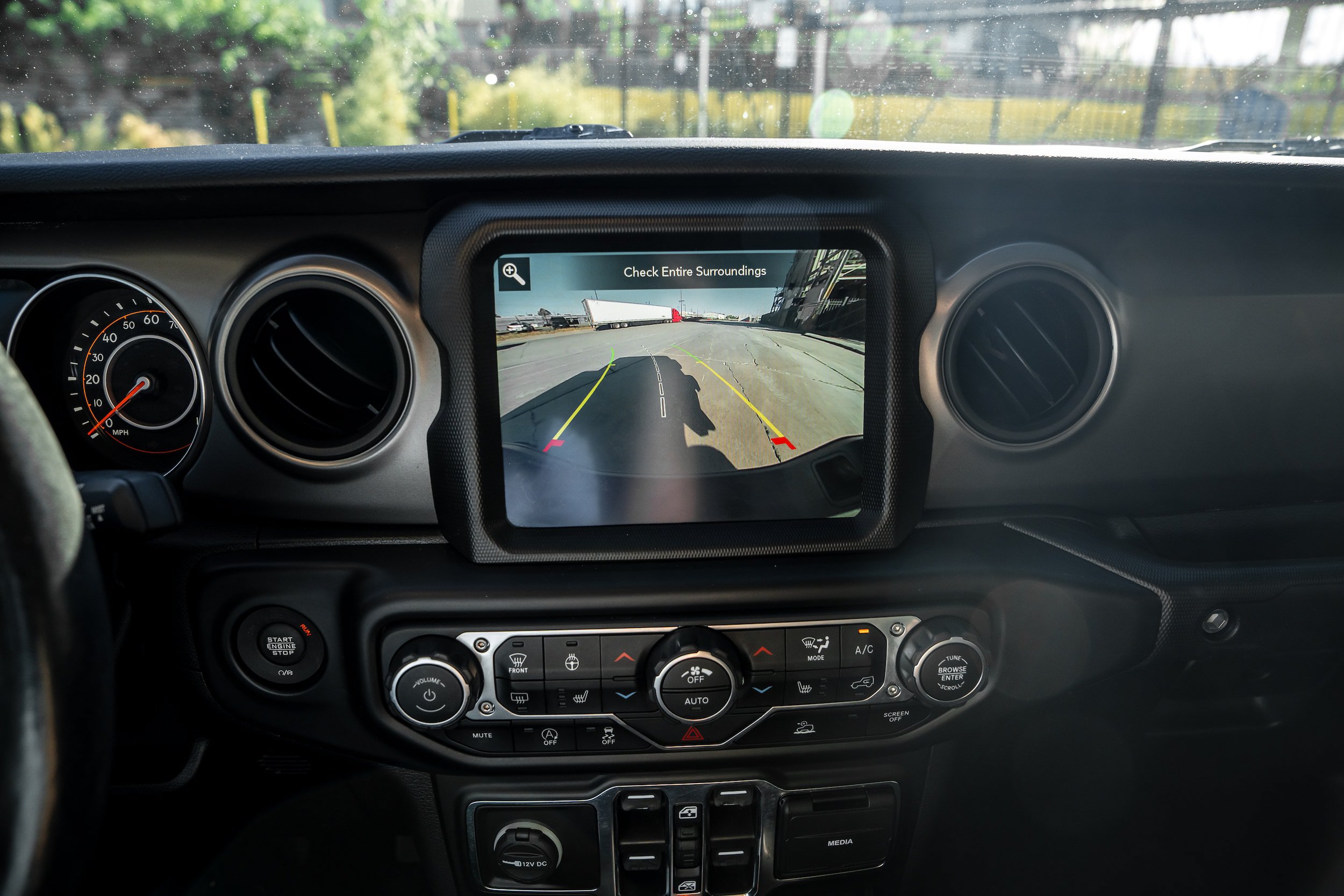 Used 2021 Jeep Gladiator Sport AWD/4WD image 23