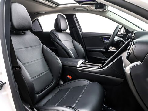 Used 2023 Mercedes-Benz C 300 Sedan image 7