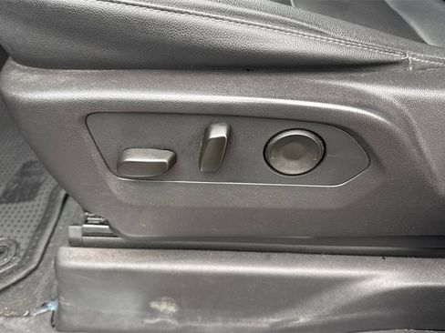 Used 2024 GMC Sierra 1500 SLT image 18