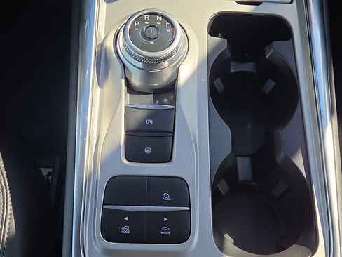 Certified 2022 Ford Explorer XLT w/ Equipment Group 202A image 27