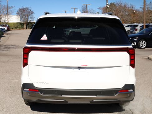 New 2026 Kia Carnival SX image 4