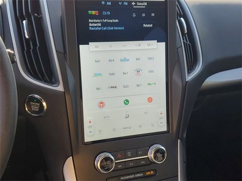 Certified 2024 Ford Edge SEL w/ Convenience Package image 18