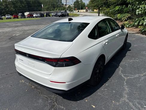 Used 2025 Honda Accord SE image 5