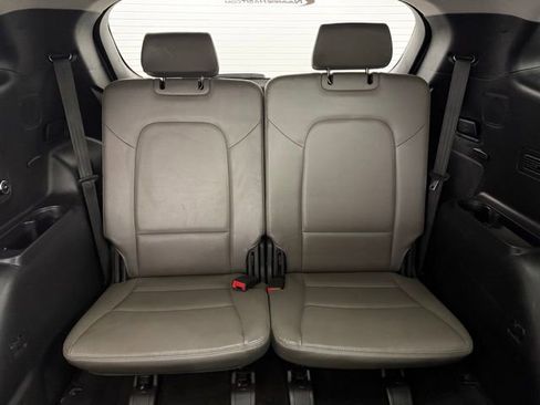 Used 2019 Hyundai Santa Fe XL image 11