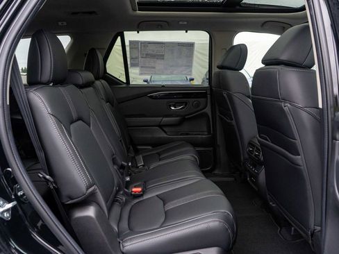 New 2025 Honda Pilot Touring image 15