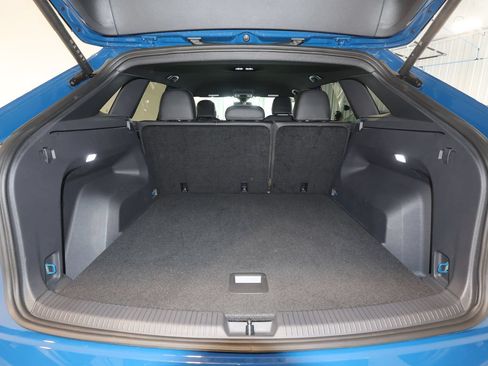 Used 2026 Volkswagen Atlas Cross Sport SE FWD image 23