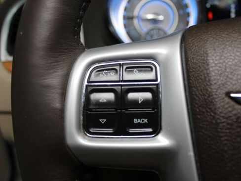 Used 2014 Chrysler 300 C w/ Light Group image 24