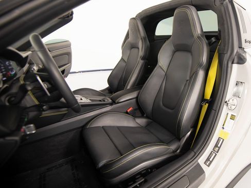 Certified 2022 Porsche 911 Targa 4 GTS image 18