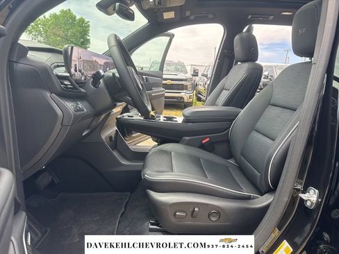 Used 2025 Buick Enclave Sport Touring w/ Power Package AWD/4WD image 16