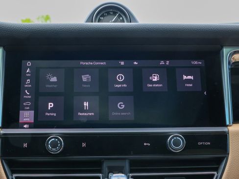 Certified 2023 Porsche Macan Turbo AWD/4WD image 34