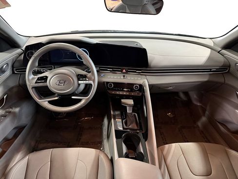 Used 2023 Hyundai Elantra SEL w/ Convenience Package FWD image 14