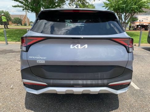 Used 2024 Kia Sportage EX FWD image 6