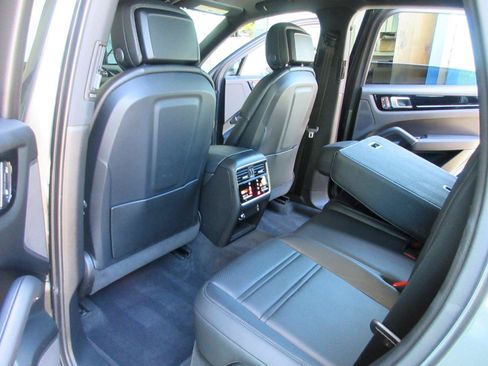 Used 2023 Porsche Cayenne AWD/4WD image 41