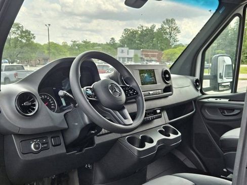 New 2024 Mercedes-Benz Sprinter 4500 image 15