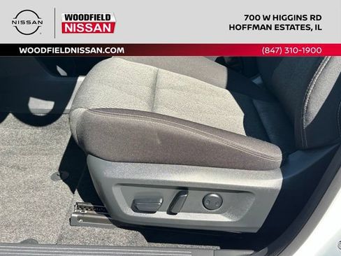 Certified 2025 Nissan Rogue SV AWD/4WD image 24