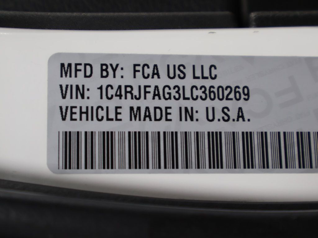 Used 2020 Jeep Grand Cherokee Altitude AWD/4WD image 43