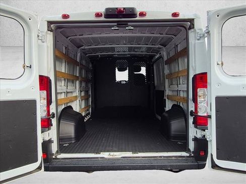 Used 2025 RAM ProMaster 2500 w/ U-Haul Equipment Group FWD image 7