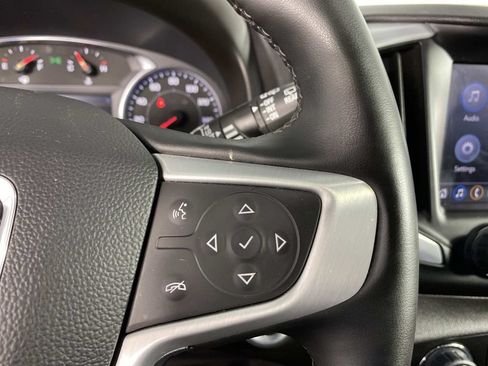 Used 2024 GMC Terrain SLT AWD/4WD image 16