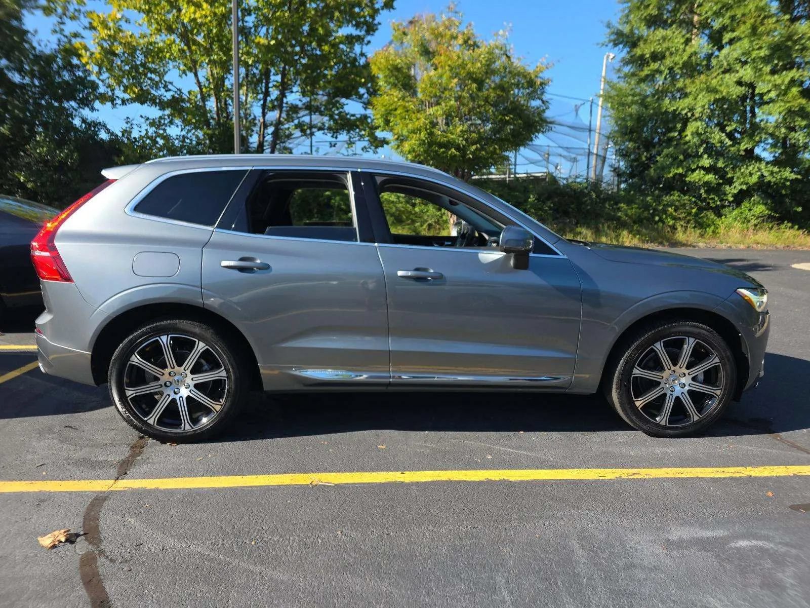 Used 2020 Volvo XC60 T5 Inscription w/ Protection Package Premier FWD image 2
