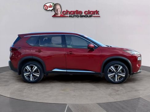Used 2023 Nissan Rogue SL w/ SL Premium Package image 7